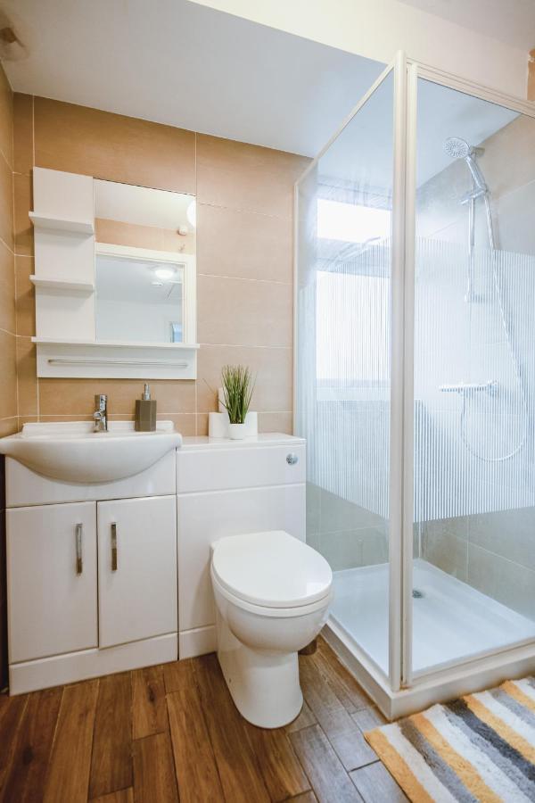 4 Bed House City Centre-Free Parking-2Mins From Station Canterbury Exterior foto